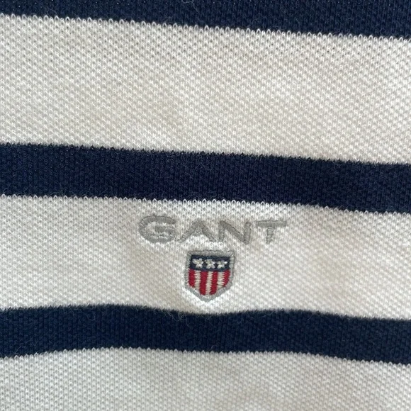 Very smart Gant polo, white and navy blue striped Tshirt - Picture 4 of 7